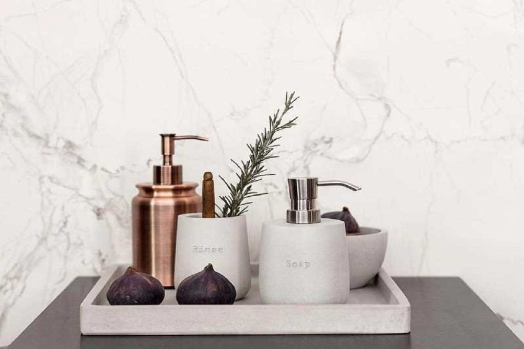 Sposoby na eleganckie wykończenie łazienki