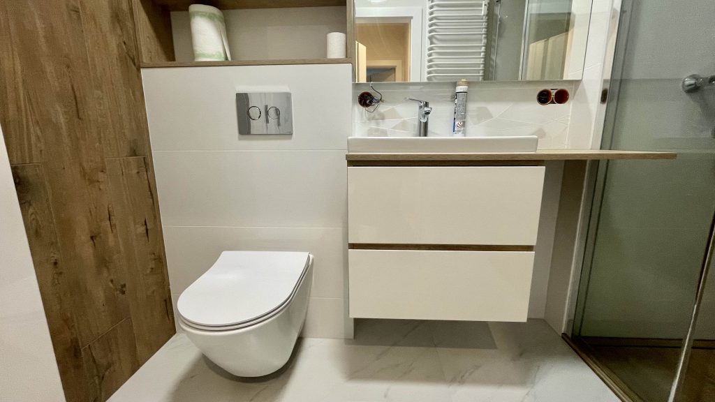 Sposoby na eleganckie wykończenie łazienki